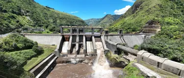 Reparaciones subacuáticas en Agoyán